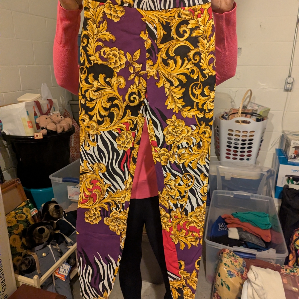 New York & Company Red, Gold & Black Baroque Print Leggings